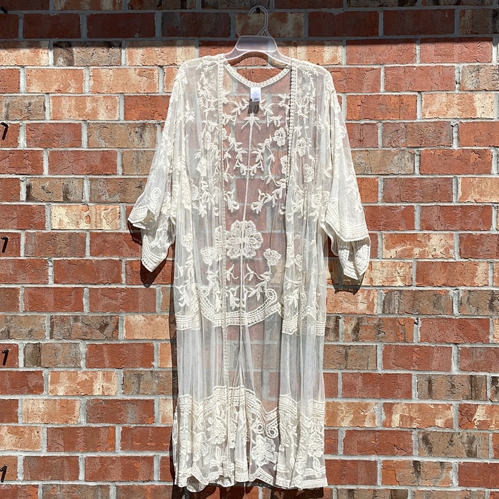 Woman’s lace beach cover up or dressing gown size xxl - Picture 1 of 13